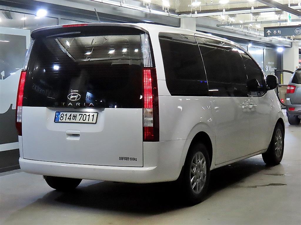 HYUNDAI Staria - Vista 4