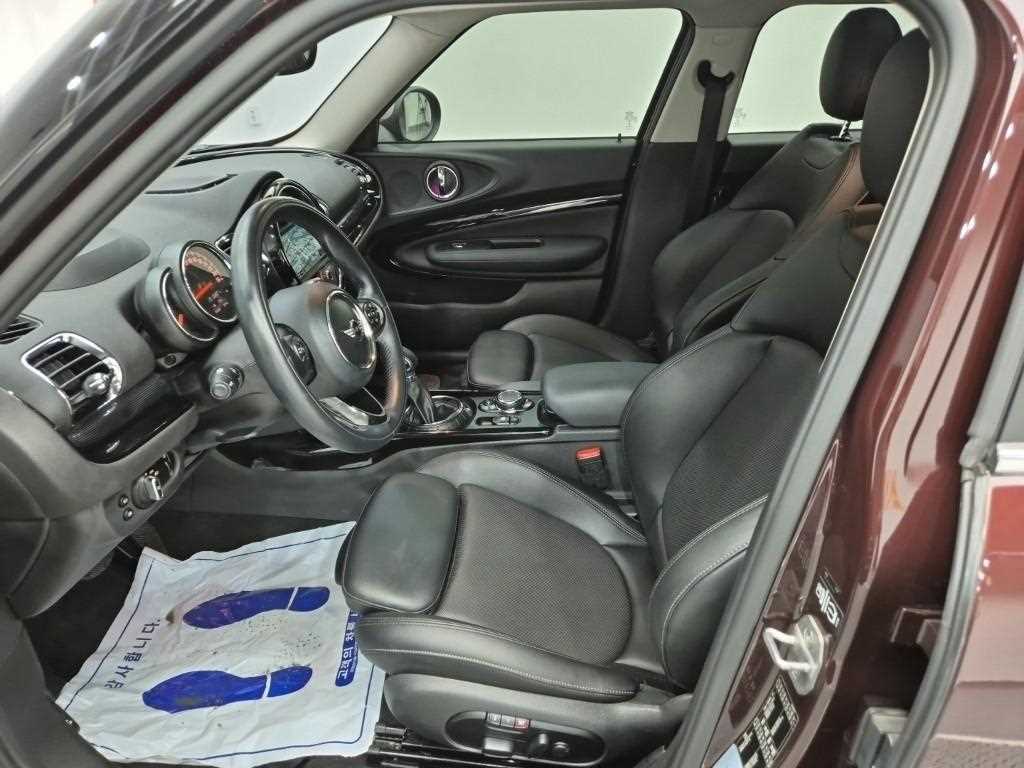 Mini Clubman - Vista 11