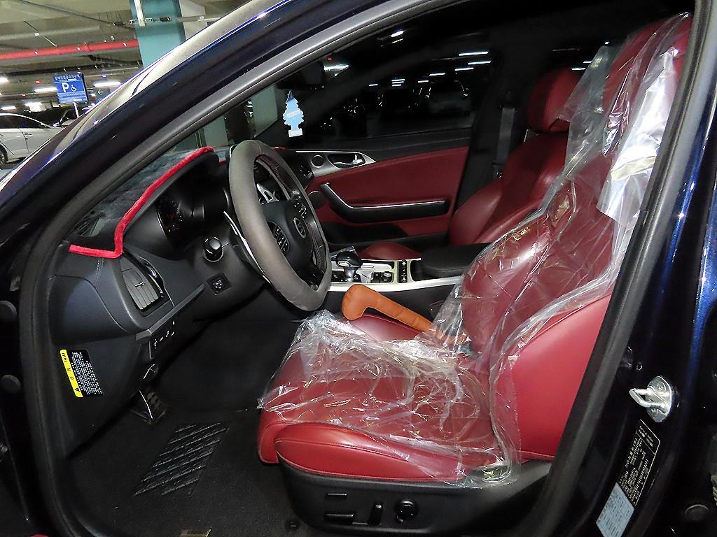 KIA Stinger - Vista 6