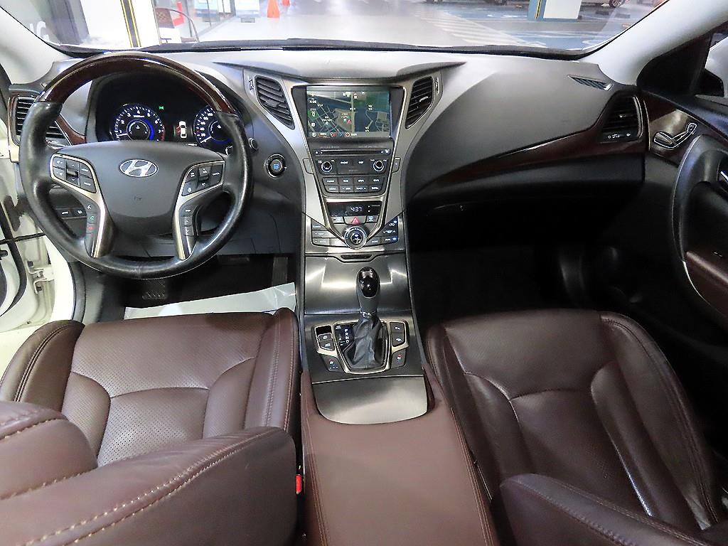 HYUNDAI Grandeur - Vista 10