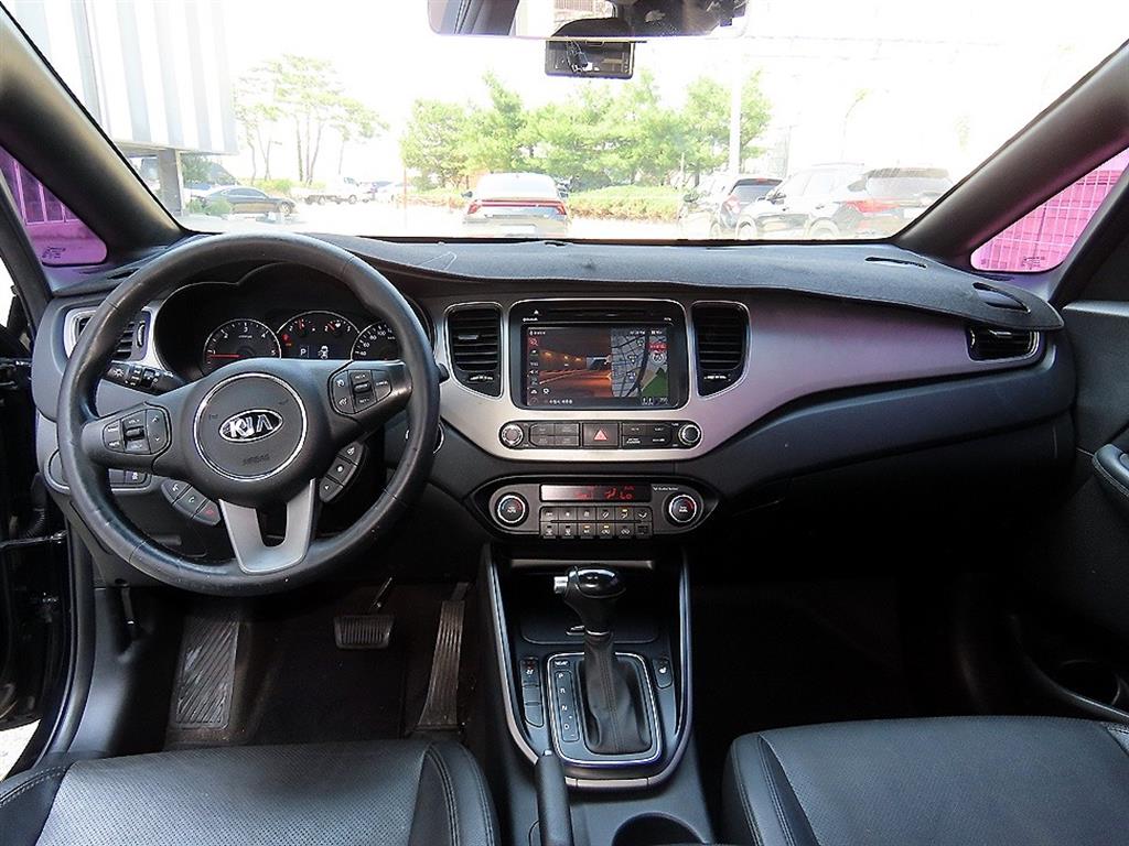 KIA Carens - Vista 7