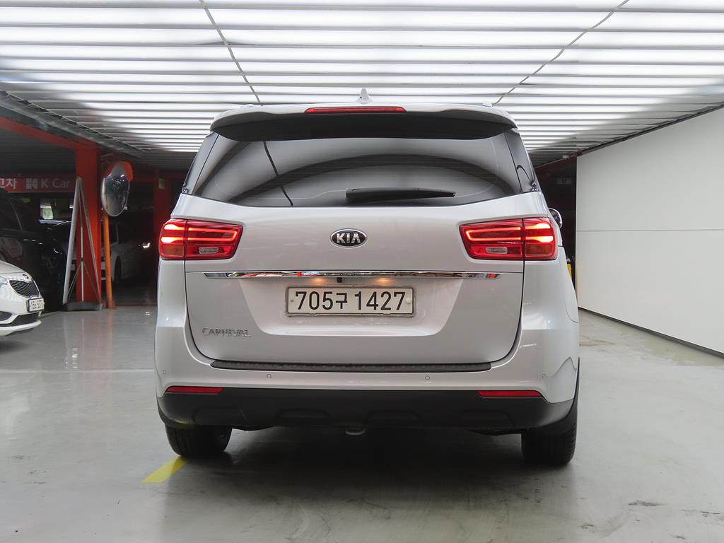 KIA Carnival - Vista 3