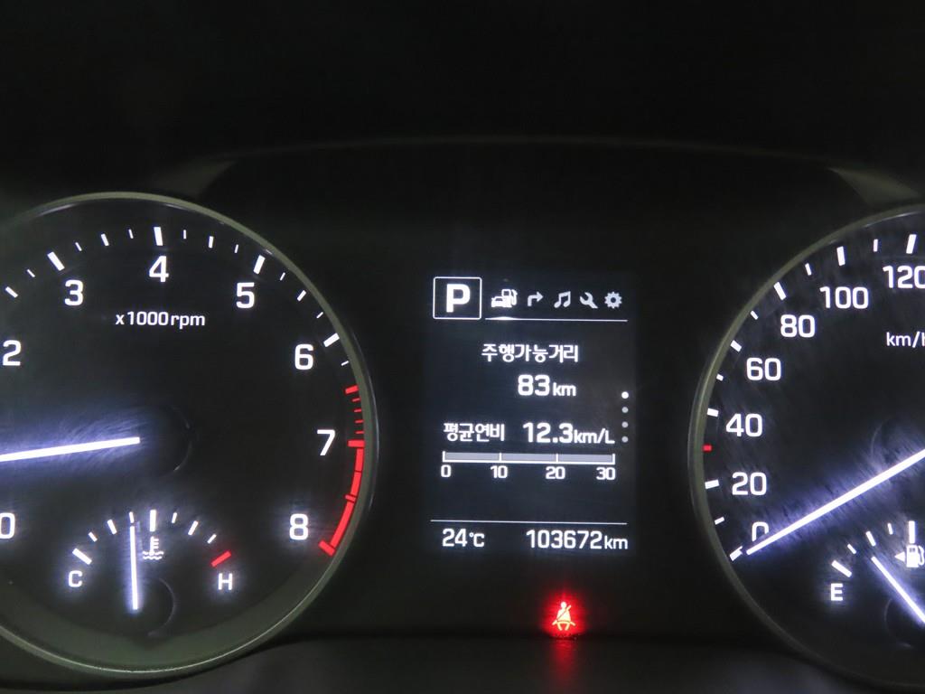 HYUNDAI Avante - Vista 8