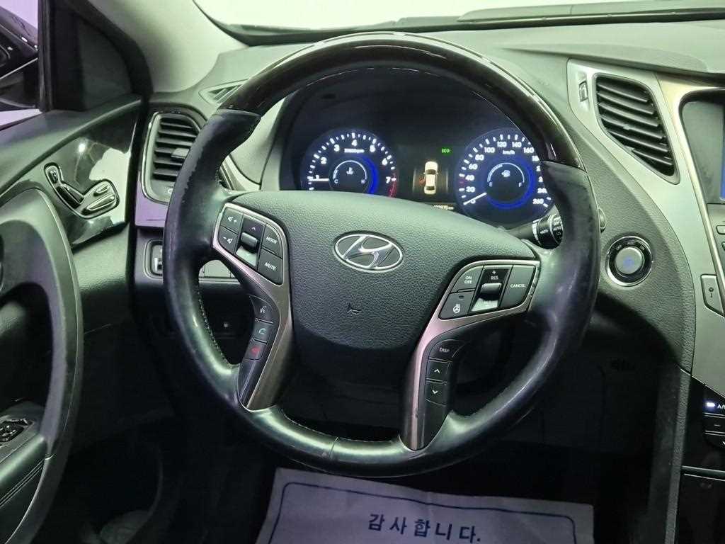 HYUNDAI Grandeur - Vista 11