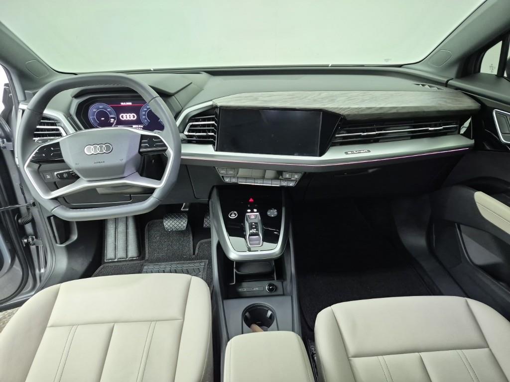 Audi Q4 - Vista 7