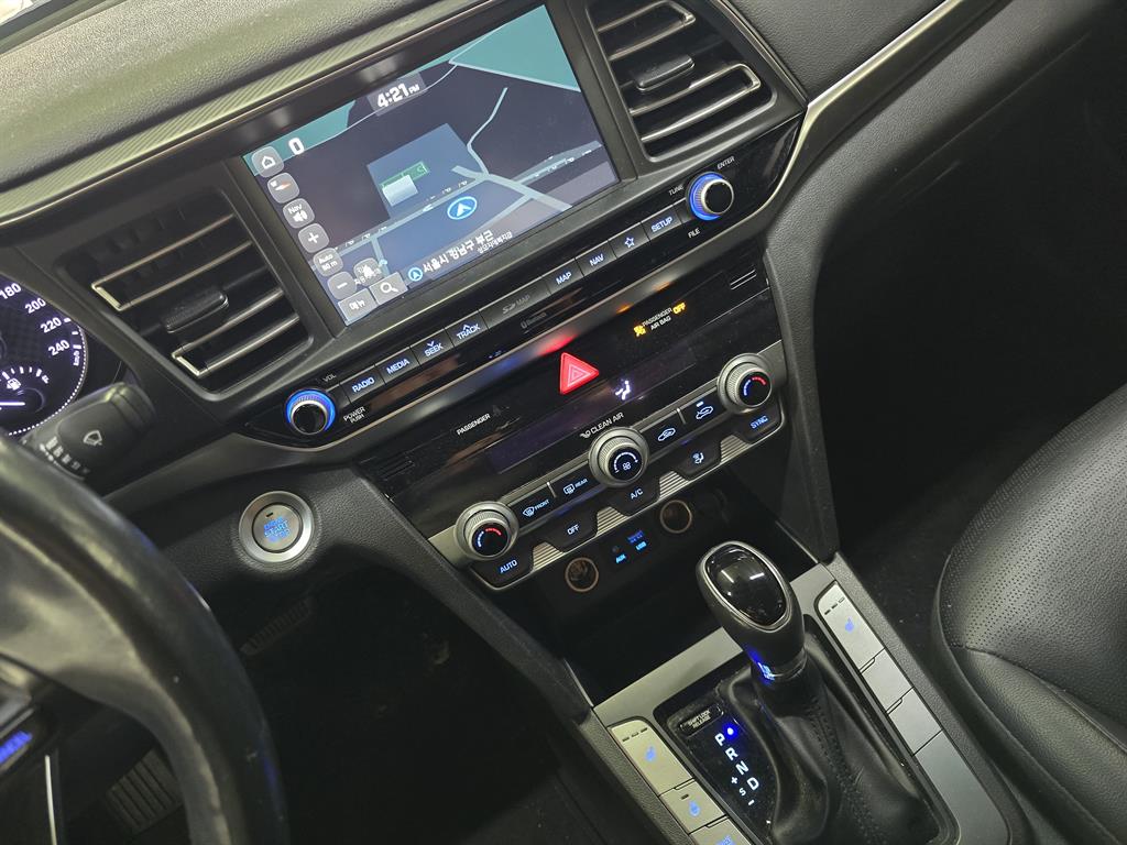 HYUNDAI Avante - Vista 12