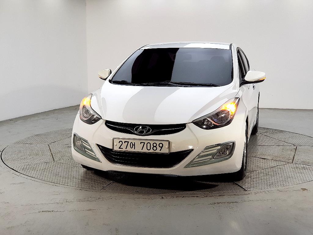 HYUNDAI Avante - Vista 2