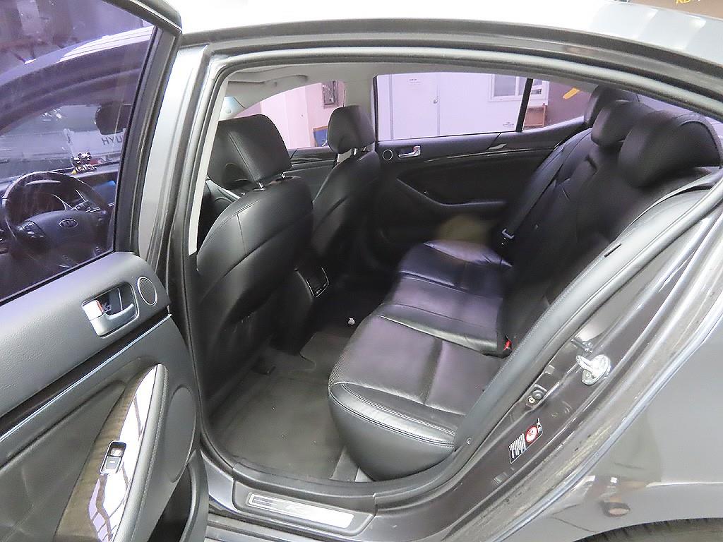 KIA K7 - Vista 10