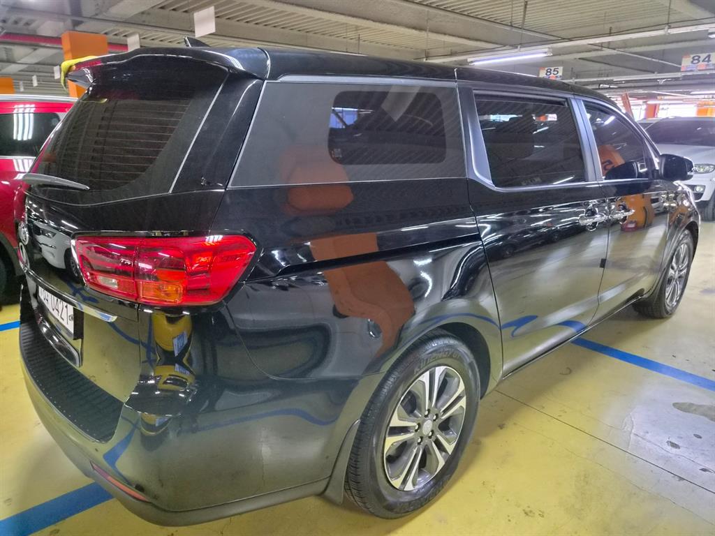 KIA Carnival - Vista 4