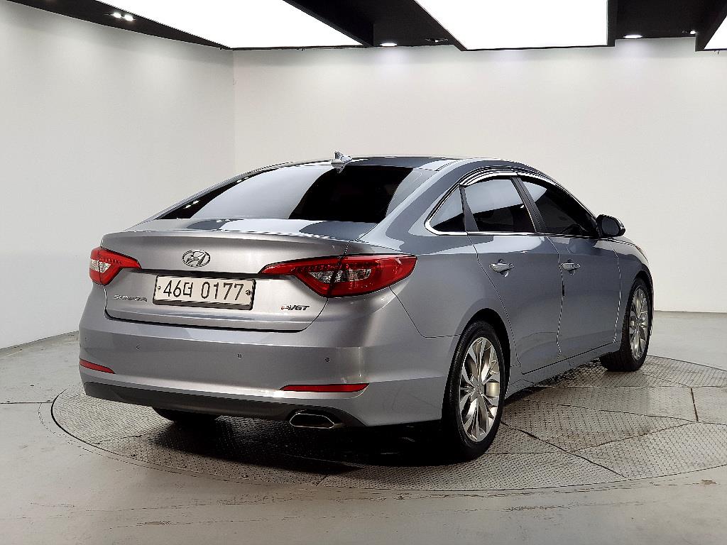 HYUNDAI Sonata - Vista 4