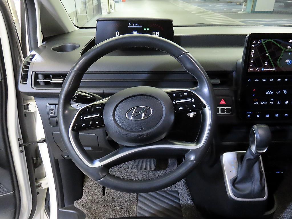 HYUNDAI Staria - Vista 8