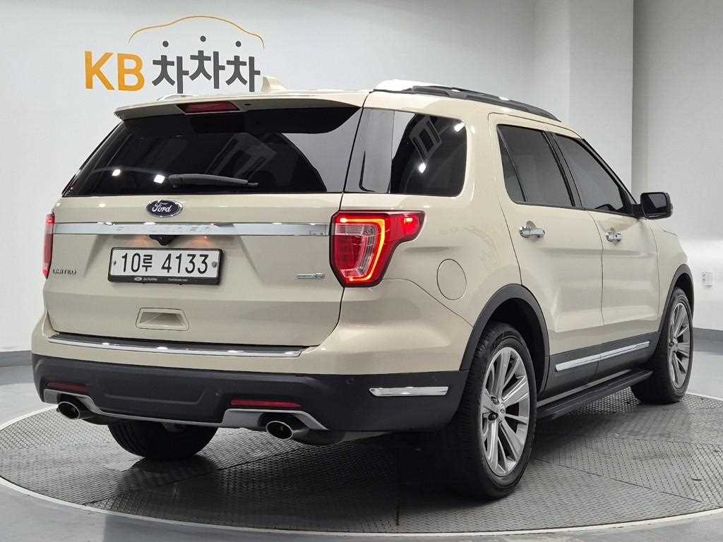 Ford Explorer - Vista 3