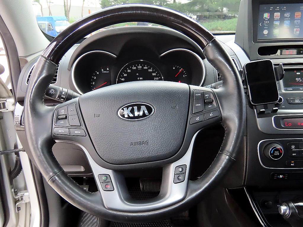 KIA Sorento - Vista 8
