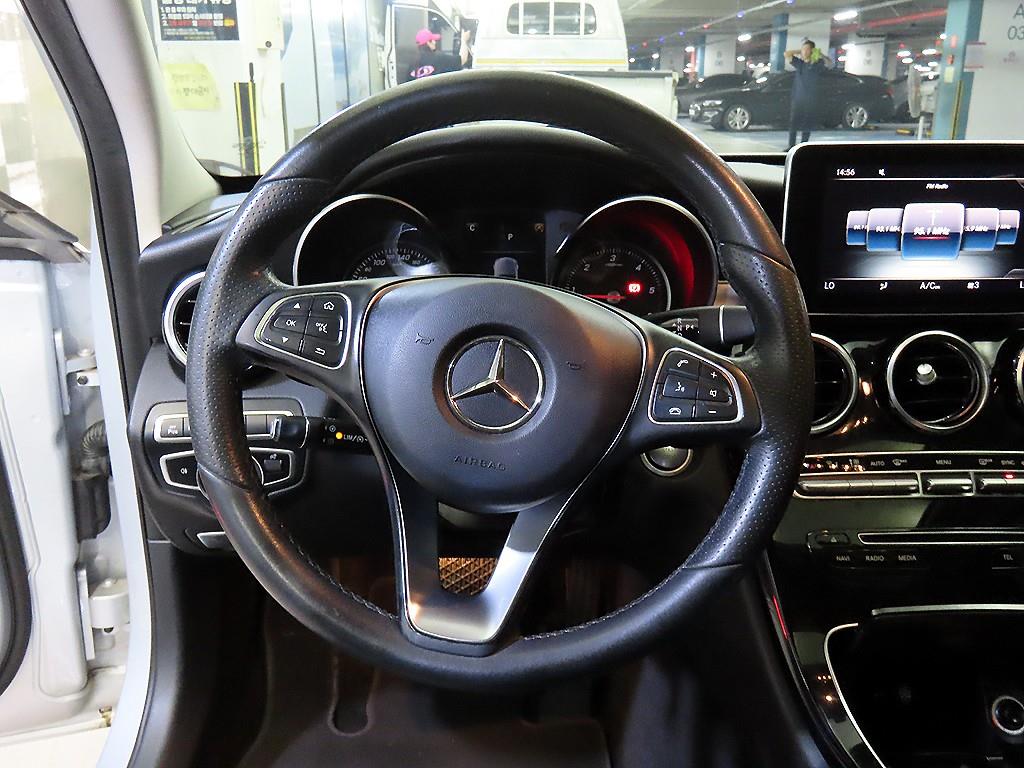 Mercedes Benz C Class - Vista 8