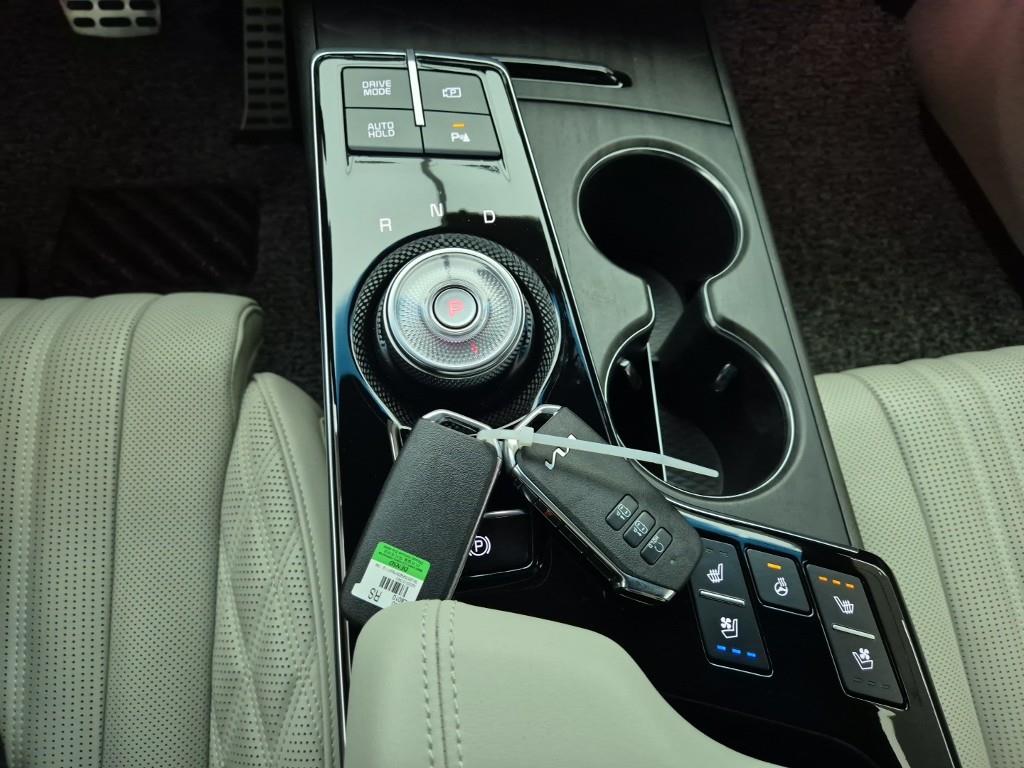 KIA K8 - Vista 8