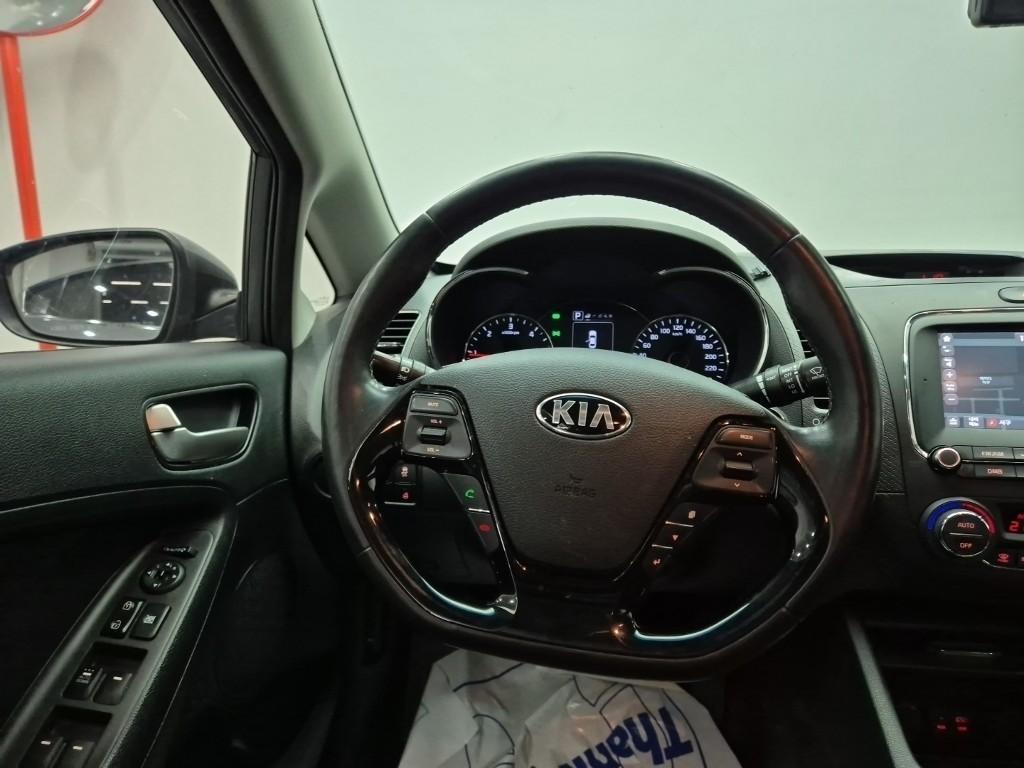 KIA K3 - Vista 9