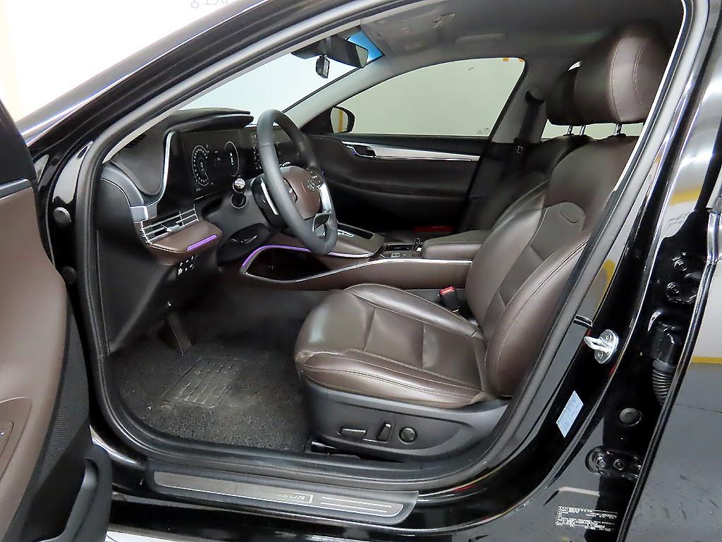 HYUNDAI Grandeur - Vista 5
