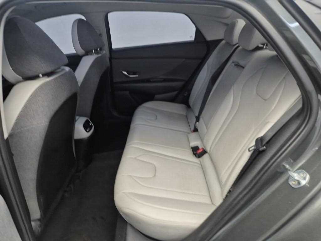 HYUNDAI Avante - Vista 12