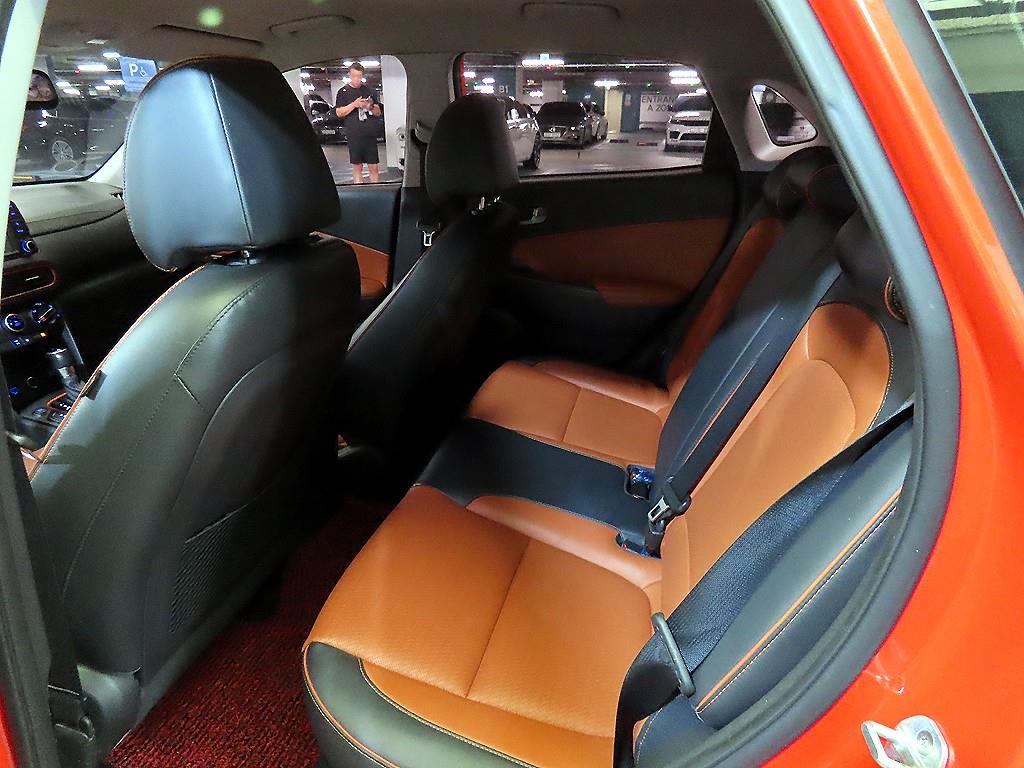 HYUNDAI Kona - Vista 7