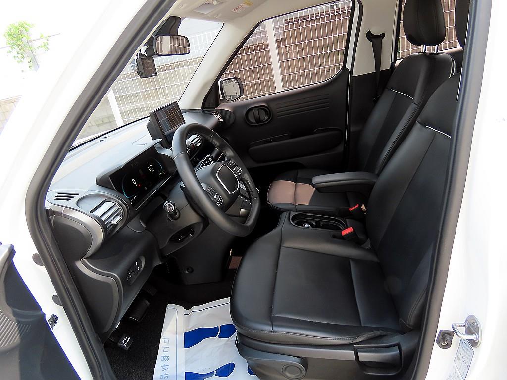 HYUNDAI Casper - Vista 5