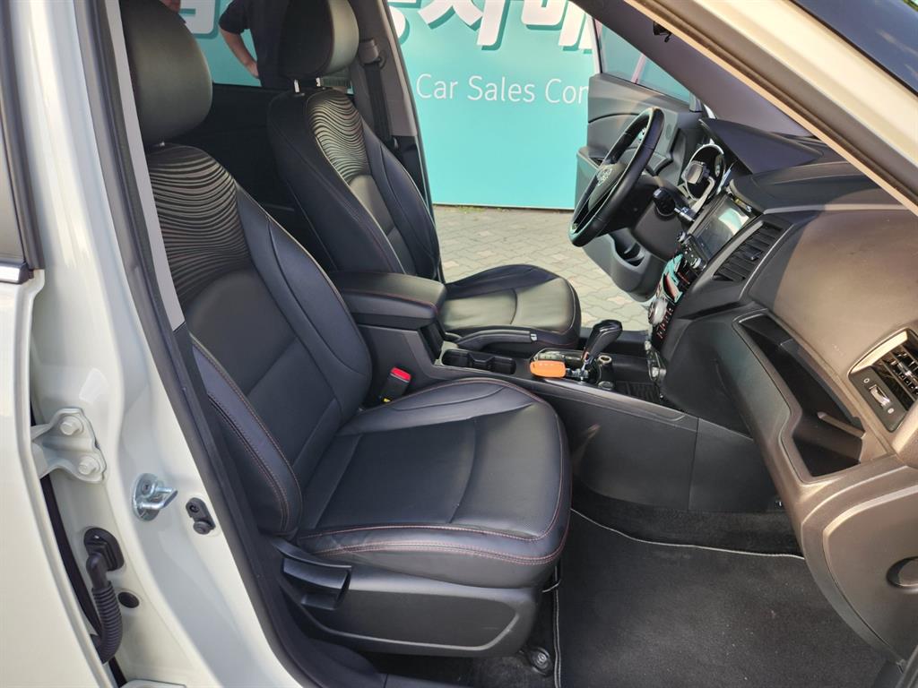 Ssangyong Tivoli - Vista 9