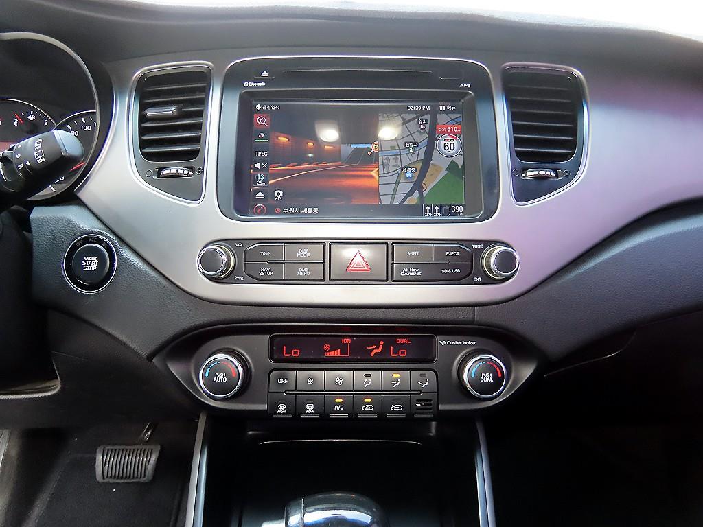 KIA Carens 2015 Negro - Importación desde Corea - HF Imports Iquique - Foto 13