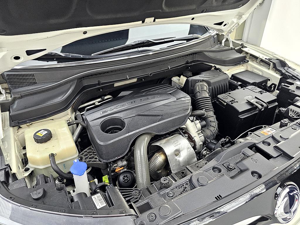 Ssangyong Tivoli - Vista 6