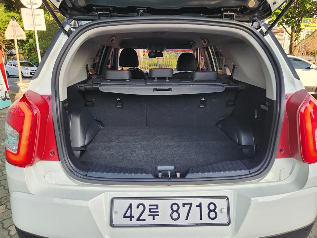 Ssangyong Tivoli - Vista 5