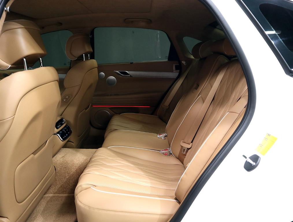 Genesis G80 - Vista 10