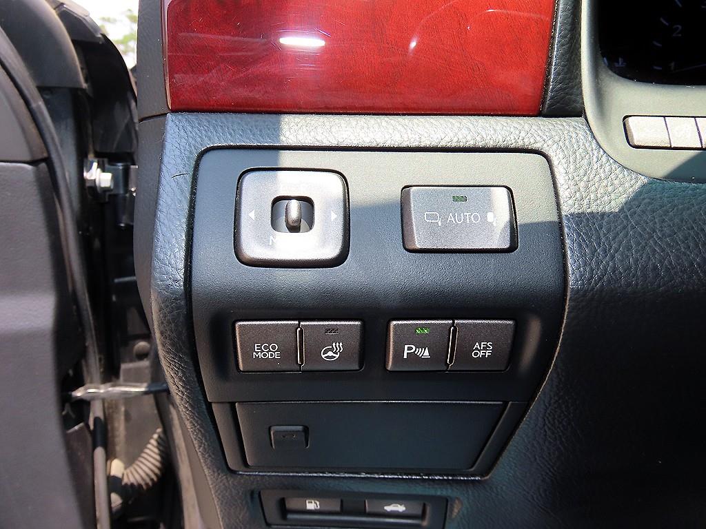 Lexus LS - Vista 12