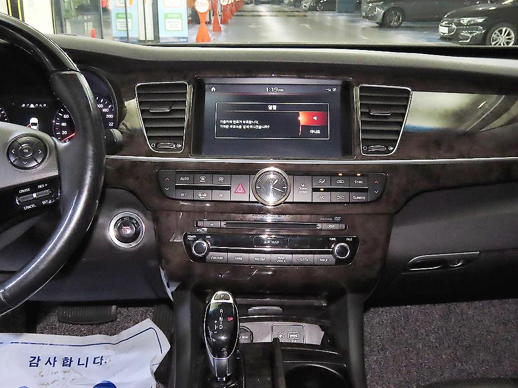KIA K9 - Vista 11