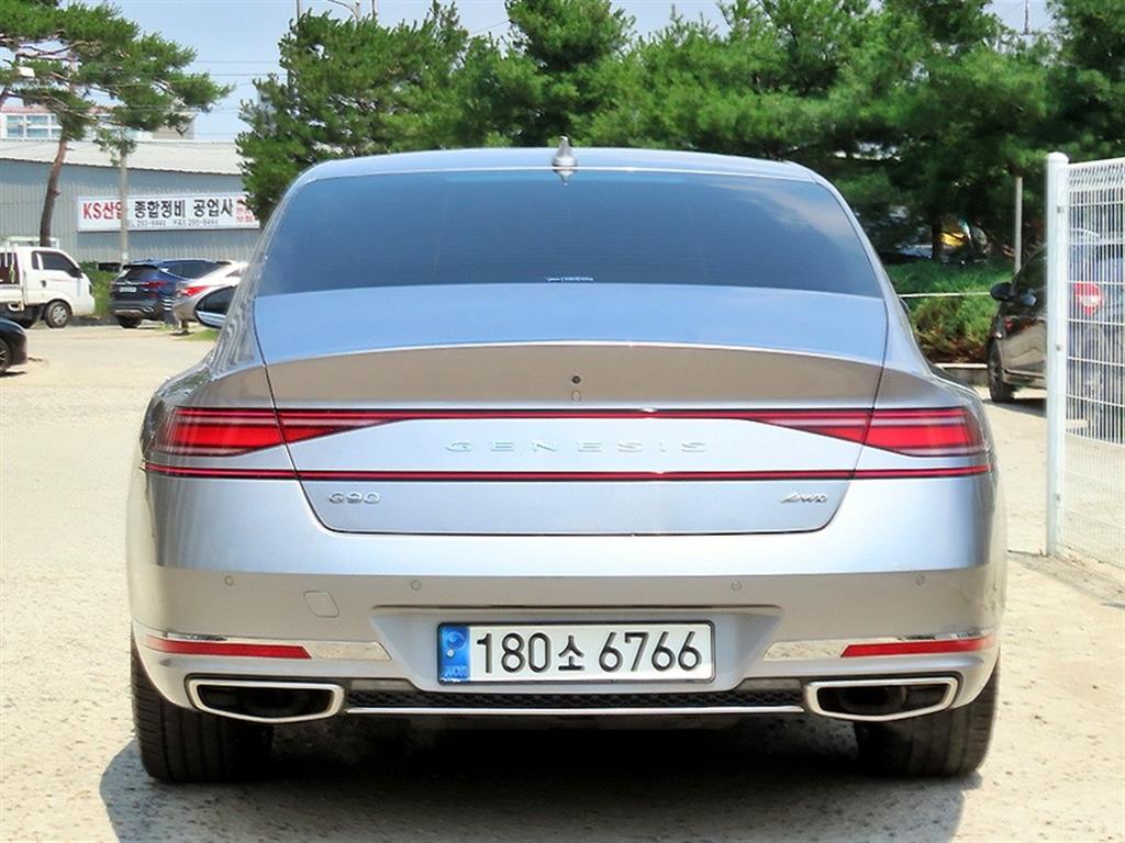 Genesis G90 - Vista 4
