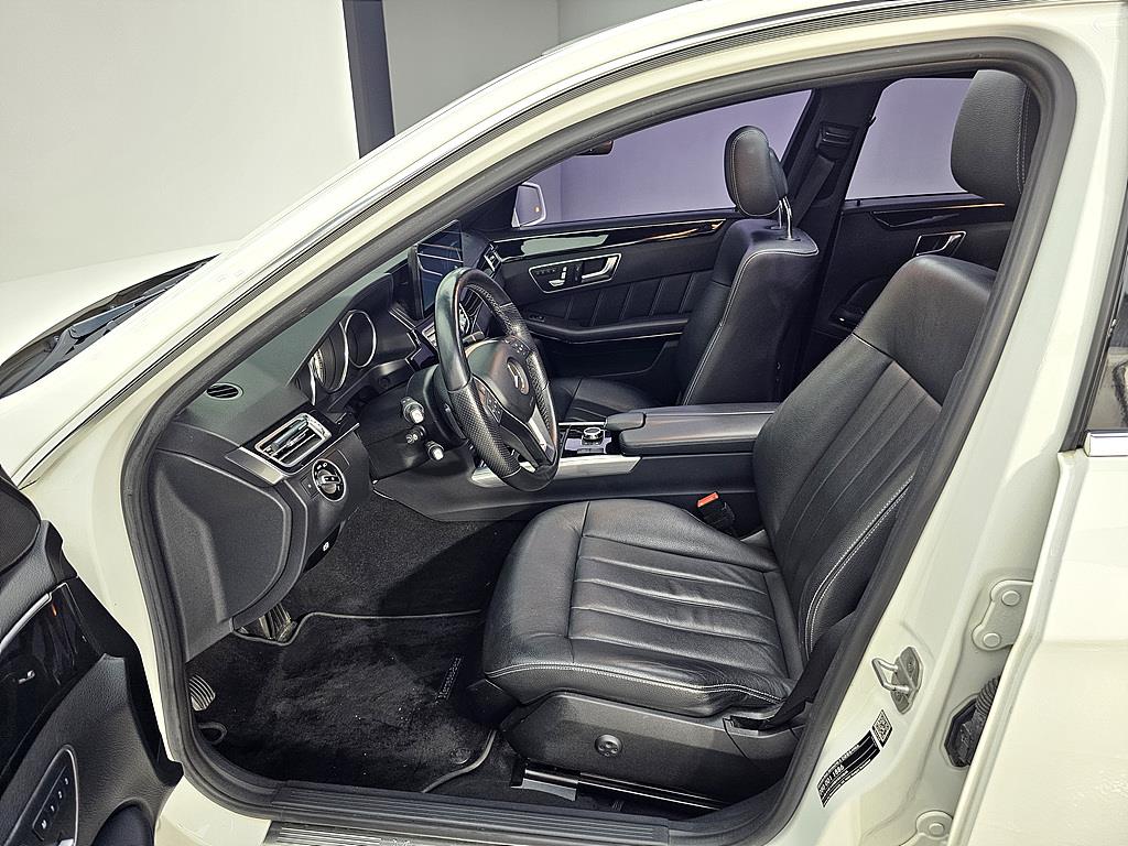 Mercedes Benz E class - Vista 10