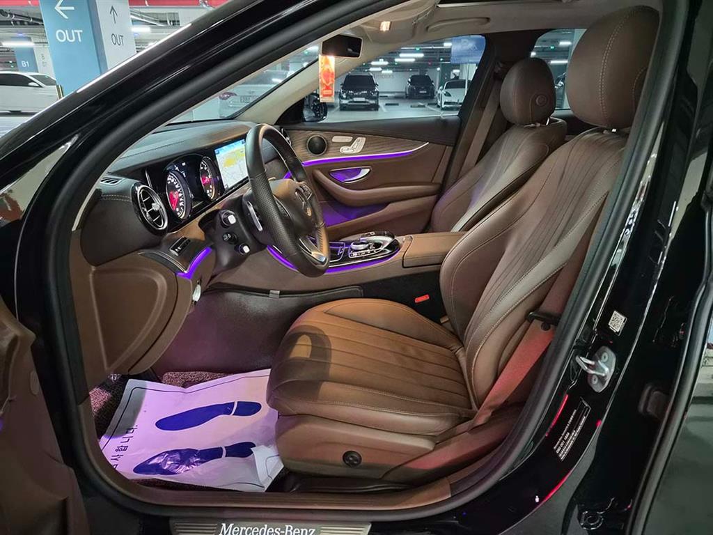 Mercedes Benz E class - Vista 6