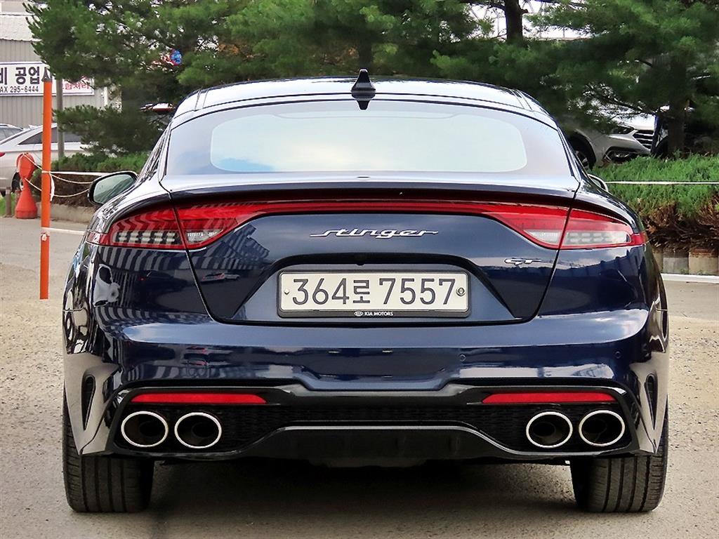 KIA Stinger - Vista 4