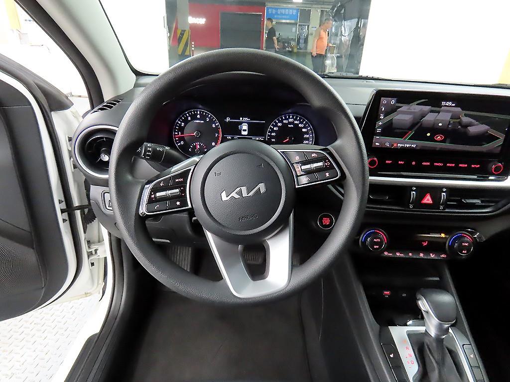 KIA K3 - Vista 9