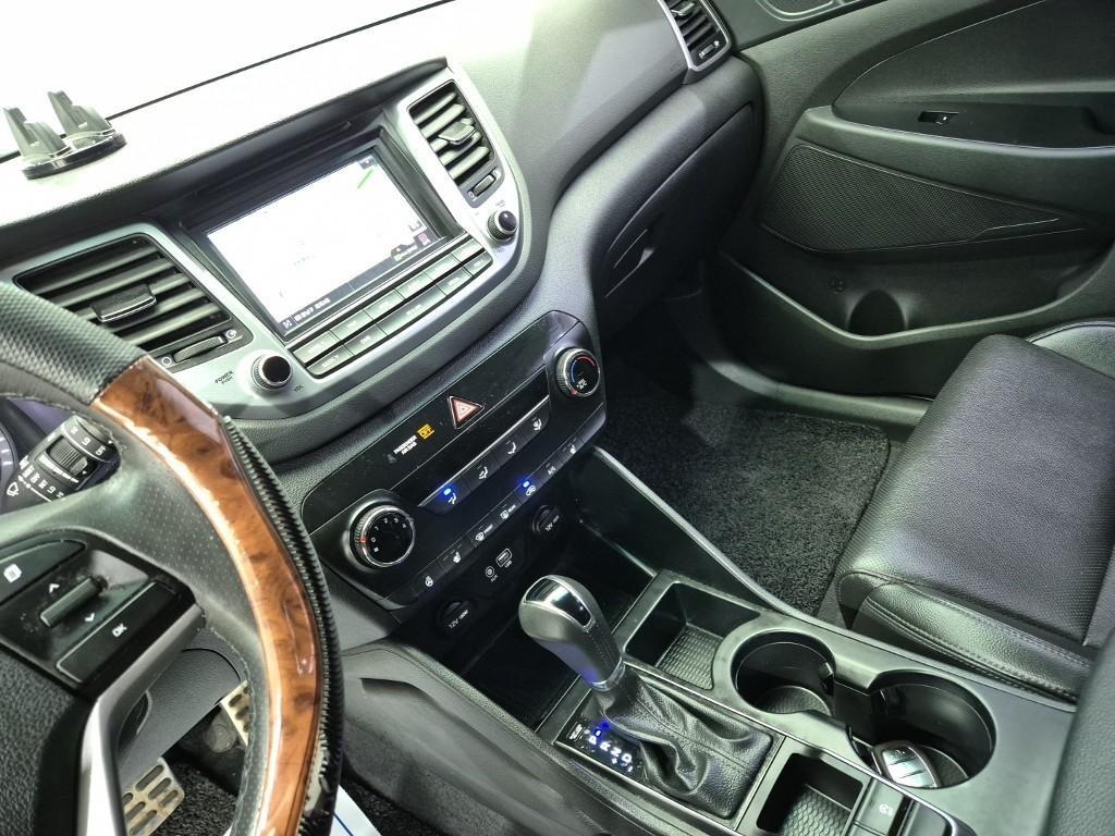 HYUNDAI Tucson - Vista 10