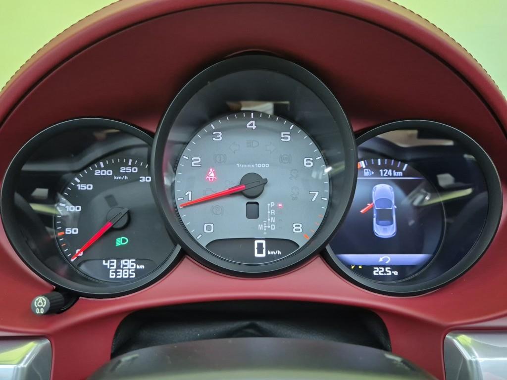 Porsche 718 - Vista 7