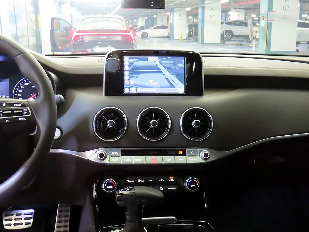 KIA Stinger - Vista 11