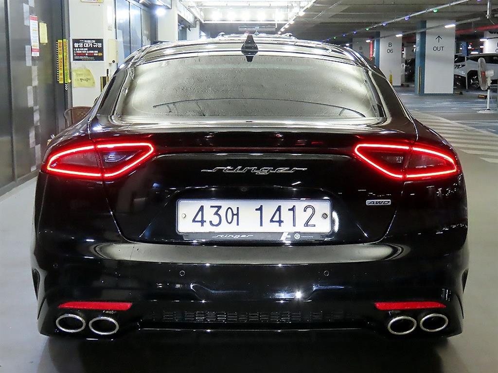 KIA Stinger - Vista 5