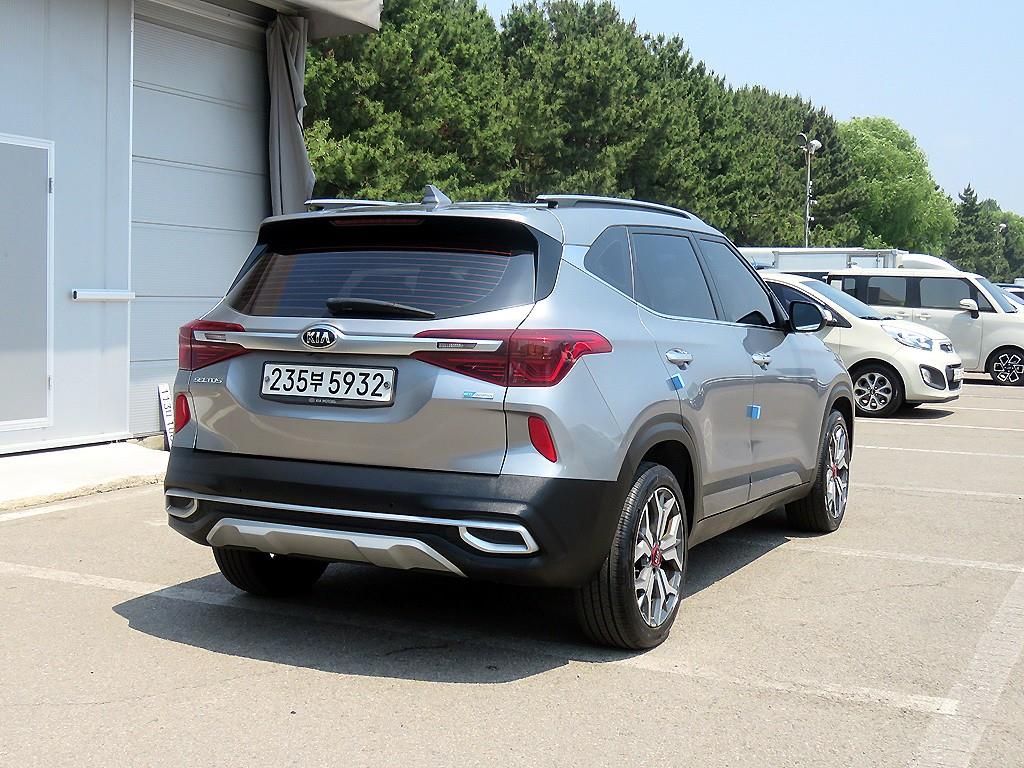 KIA Seltos - Vista 4