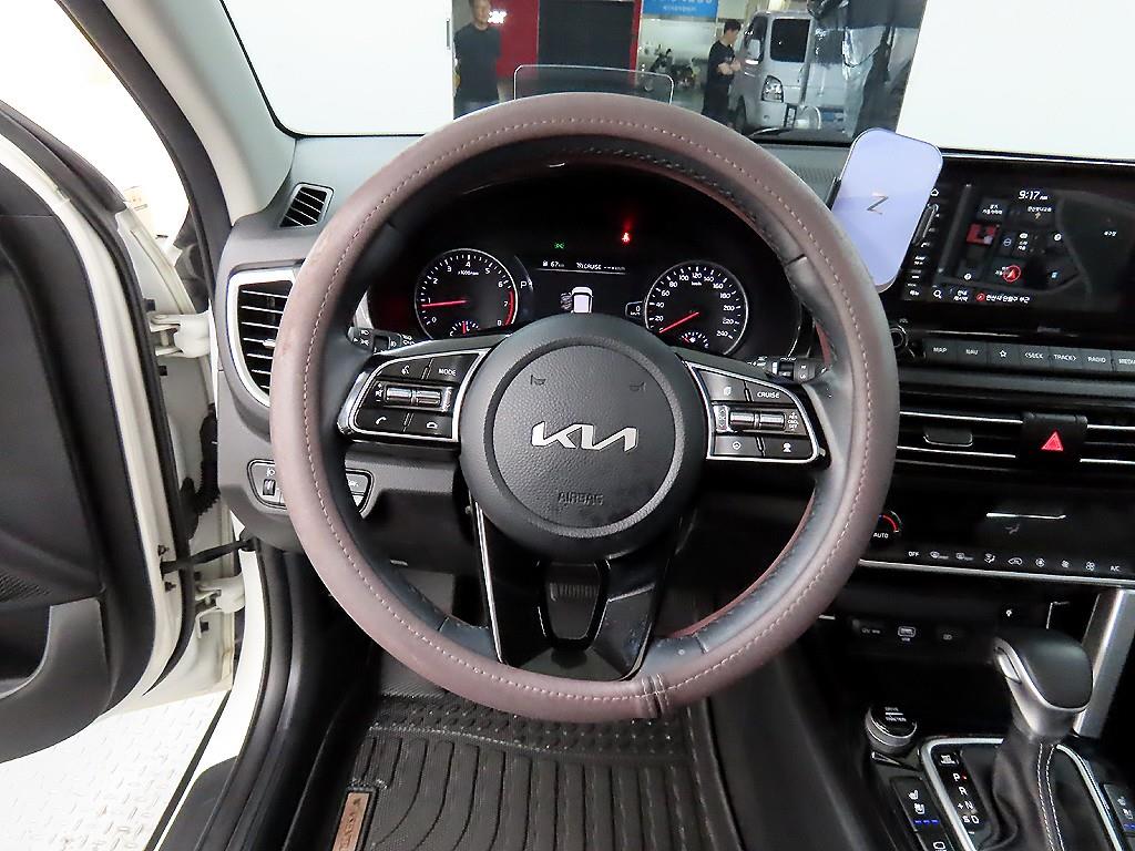 KIA Seltos - Vista 9