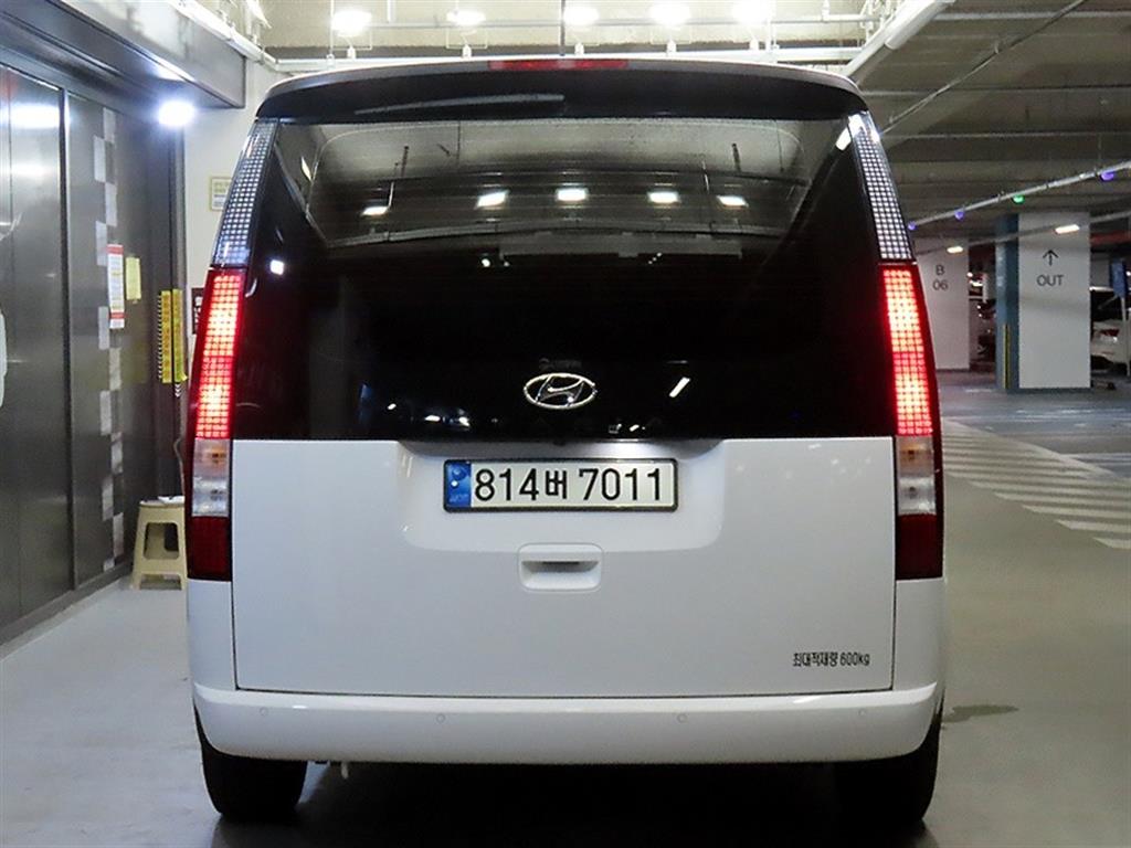 HYUNDAI Staria - Vista 5