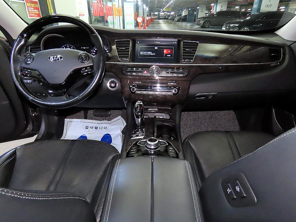 KIA K9 - Vista 10