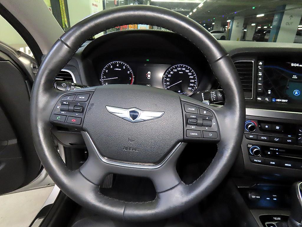 HYUNDAI Genesis - Vista 7