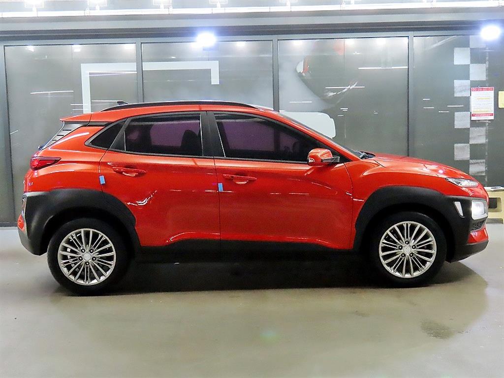 HYUNDAI Kona - Vista 3