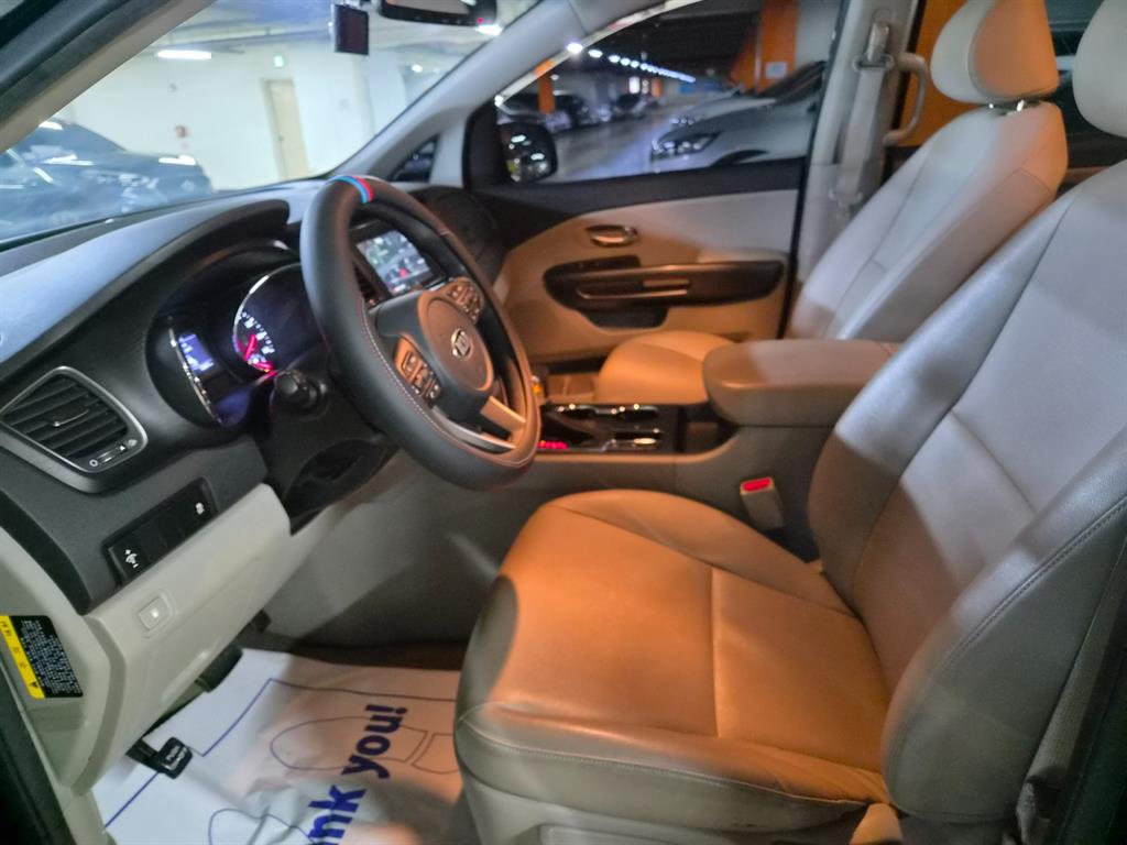 KIA Carnival 2019 Negro - Importación desde Corea - HF Imports Iquique - Foto 17