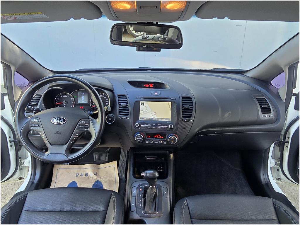 KIA K3 - Vista 8