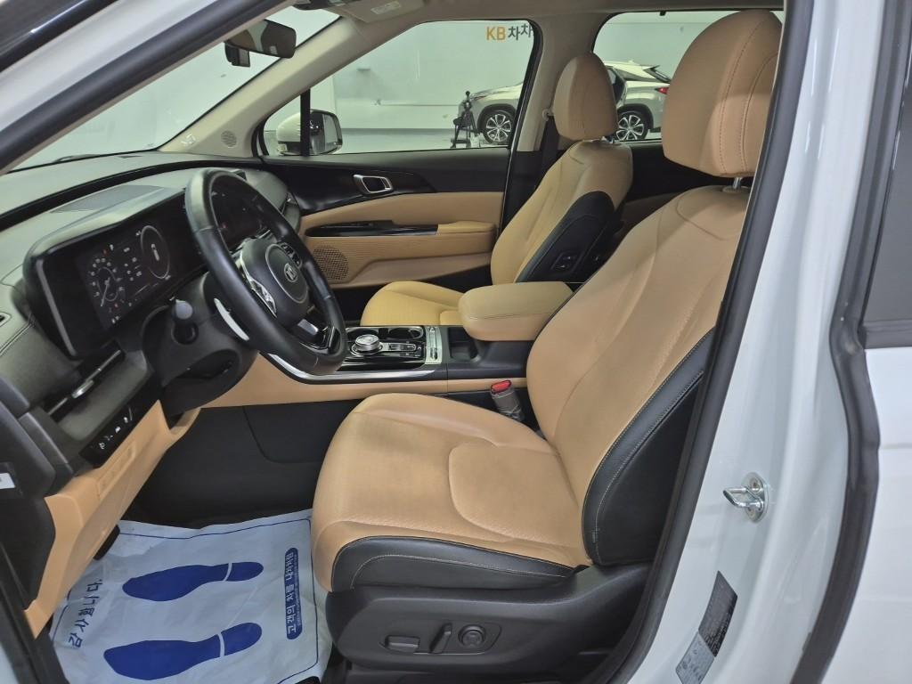 KIA Carnival - Vista 11