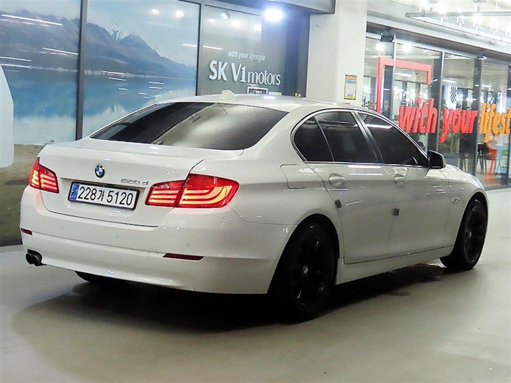 BMW 5 Series - Vista 4